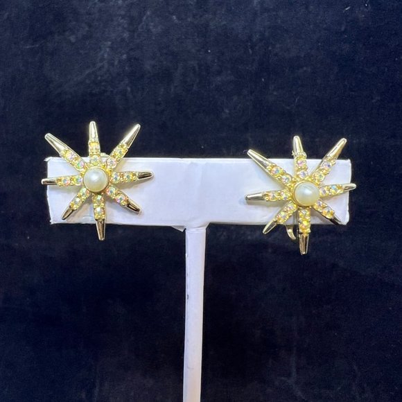 Emmons Gold Tone Aurora Borealis & Faux Pearl Starburst Clip On Earrings (3293) - Picture 2 of 8